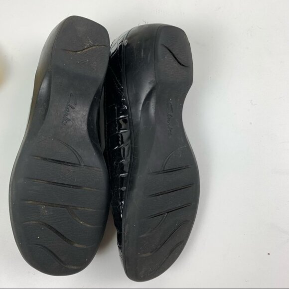 Clarks Black Patent Loafers size  7 - Picture 7 of 7